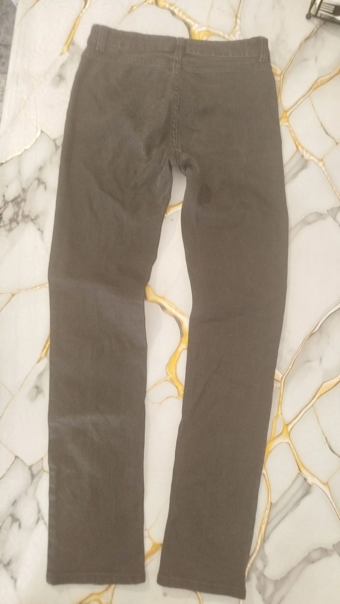 Pantalones Vaqueros Negros con Costura Central y Abertura en el Bajo (Split Hem) – photo 2